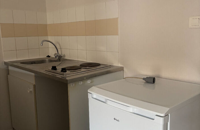 T2 DE 40 m² RENOVE EN HYPER-CENTRE DE LIMOGES — photo 3
