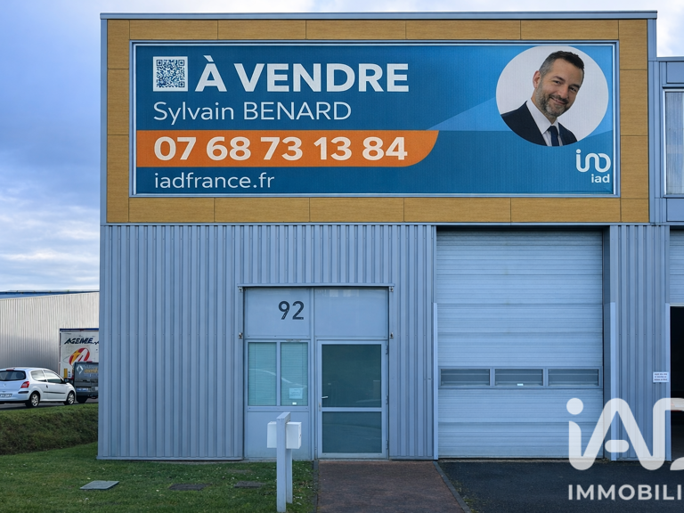 Vente Boutique/Local commercial 233 m&sup2; — photo 1