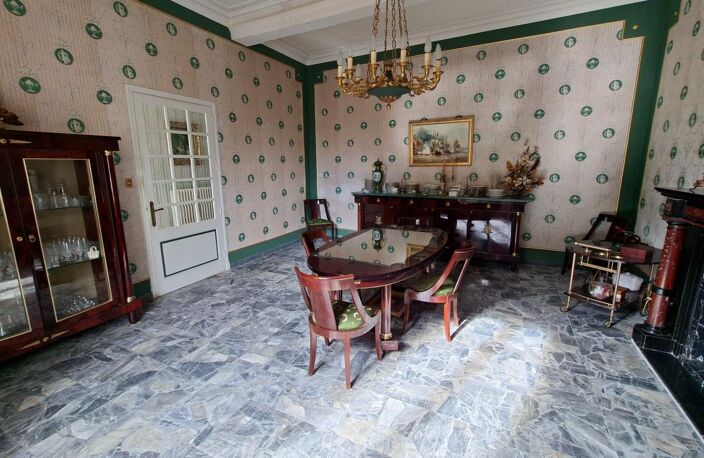Une maison bourgeoise R+2- 212M2 cour, garage, depandance — photo 4