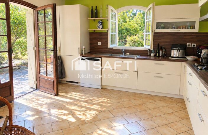 Maison de 224m² avec parc arboré, piscine et boxes — photo 4