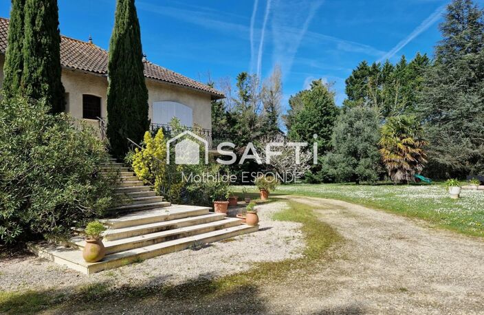 Maison de 224m² avec parc arboré, piscine et boxes — photo 5