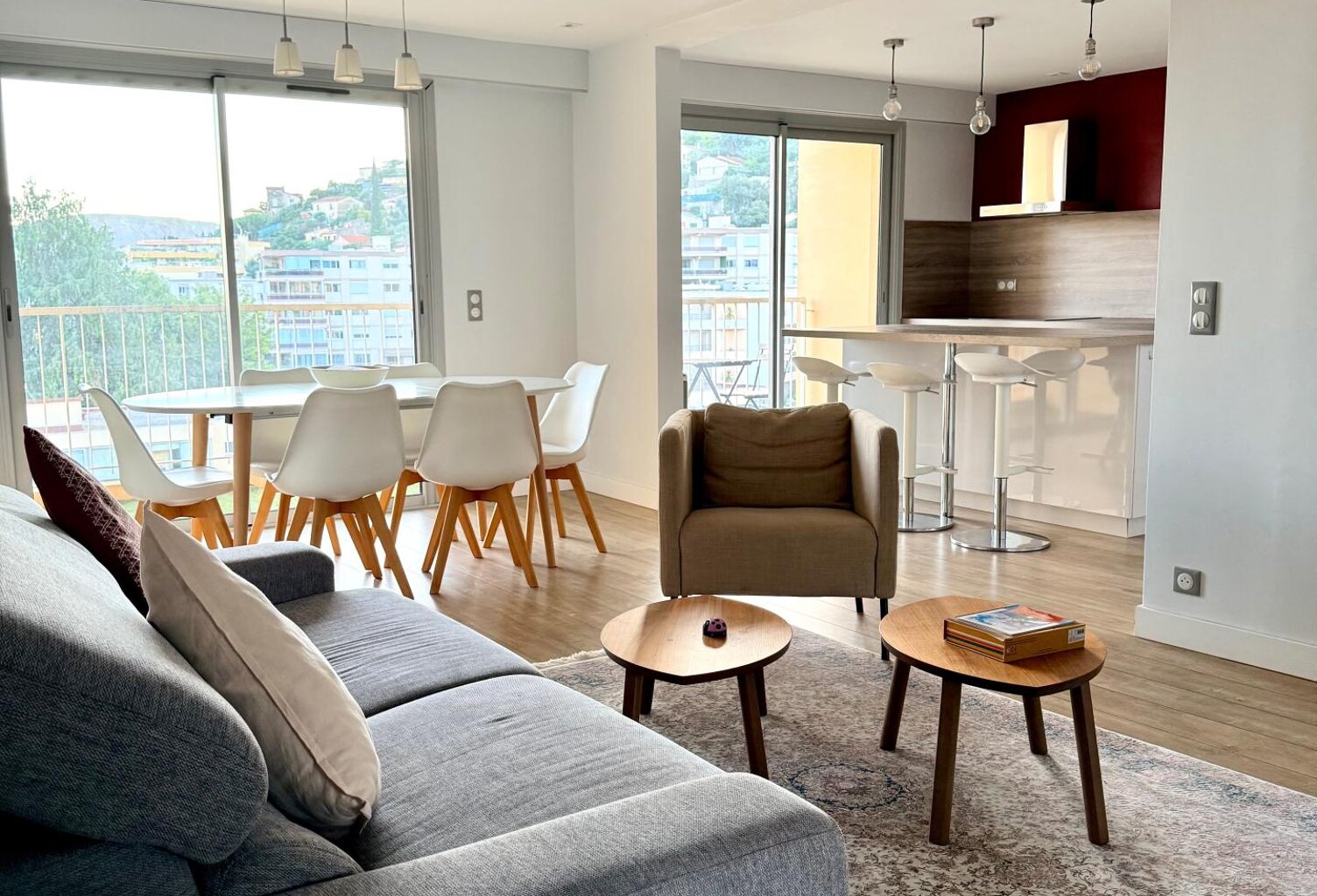Appartement traversant 3 pièces 79m2 à Mandelieu — photo 1