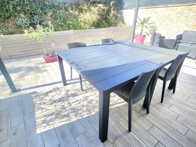 MAGNIFIQUE T4 REZ DE JARDIN MONTAGNY — photo du bien