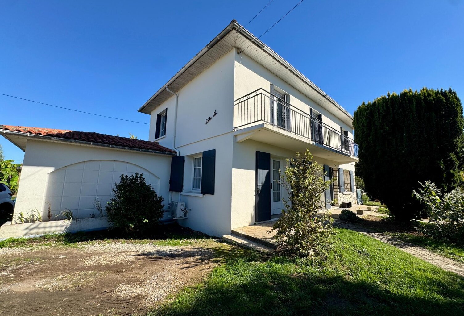 Maison familiale avec 5 chambres et 2 garages — photo 1