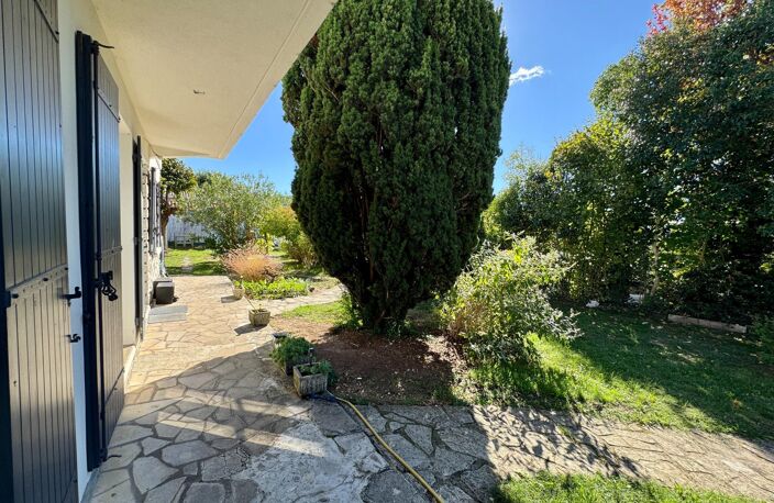 Maison familiale avec 5 chambres et 2 garages — photo 3