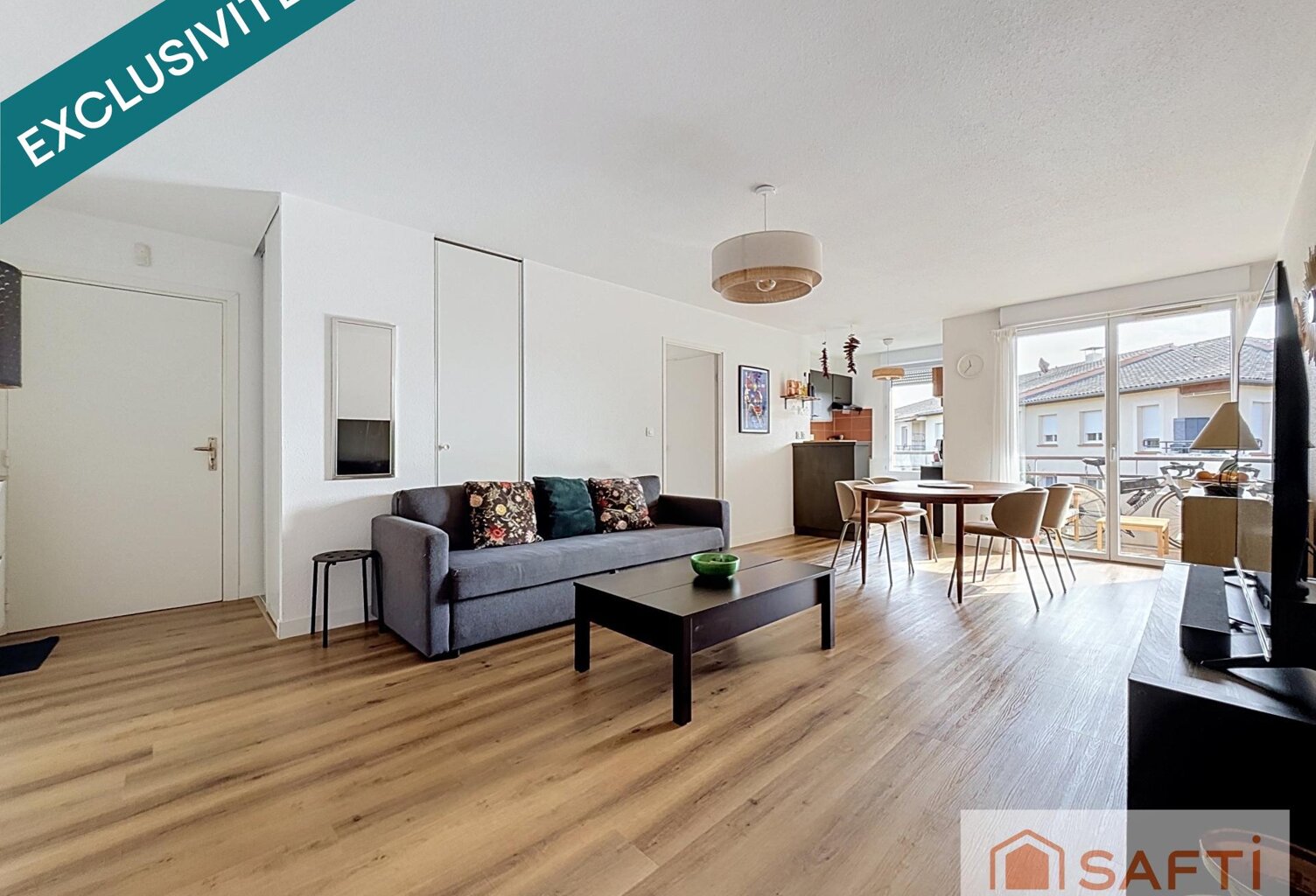T2 lumineux avec balcon, piscine et 2 parkings — photo 1