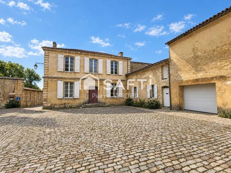 Maison de maître, centre village, commodités à pied — photo 1