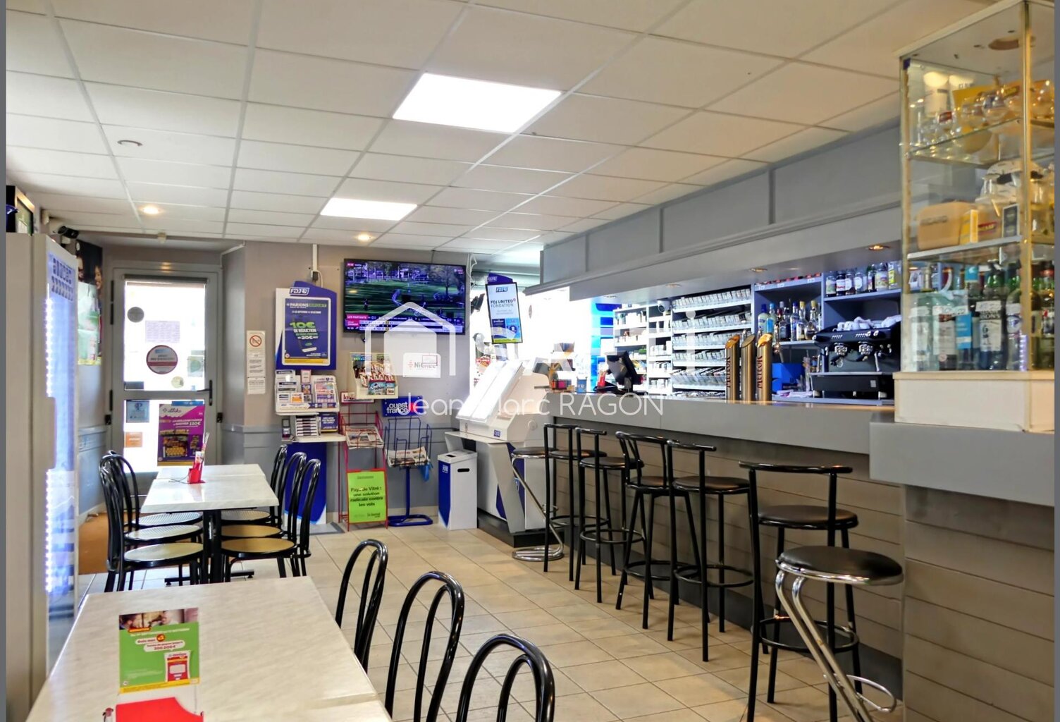 Bar-tabac FDJ-PMU avec logement, à 10 min de Vitré — photo 1
