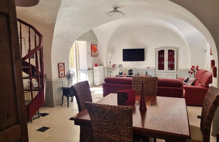 Vente maison en pierres apparentes avec piscine et dépendance à SOUVIGNARGUES. 30250. — photo 5