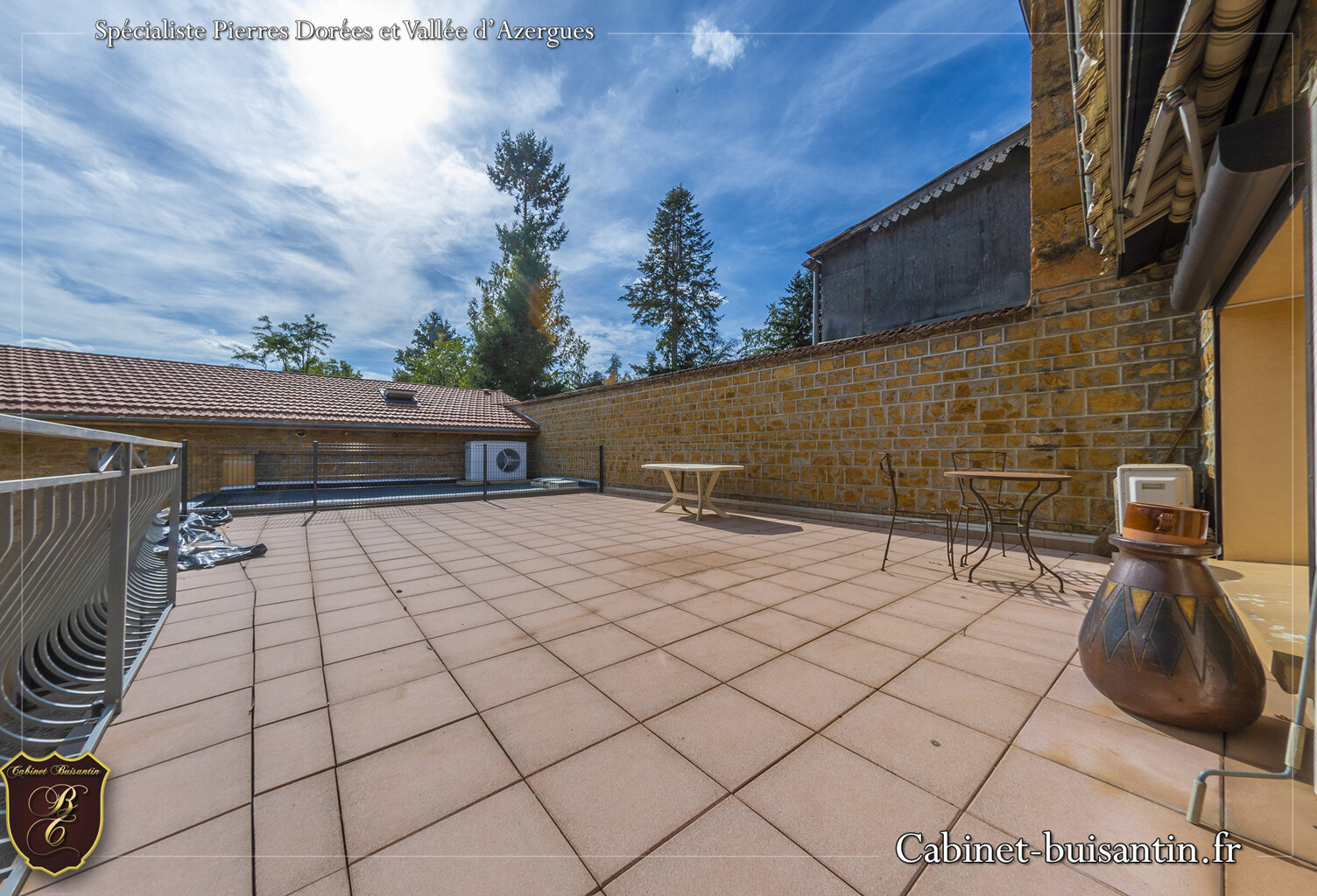 Appartement avec terrasse au coeur du village — photo 1