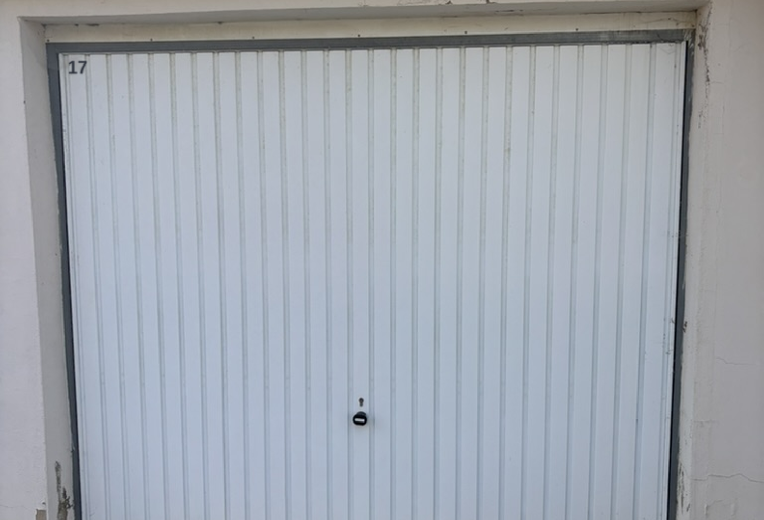 Vente Garage 18 m&sup2; — photo 1