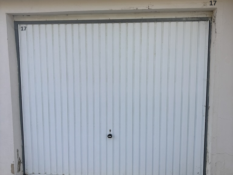 Vente Garage 18 m&sup2; — photo 1