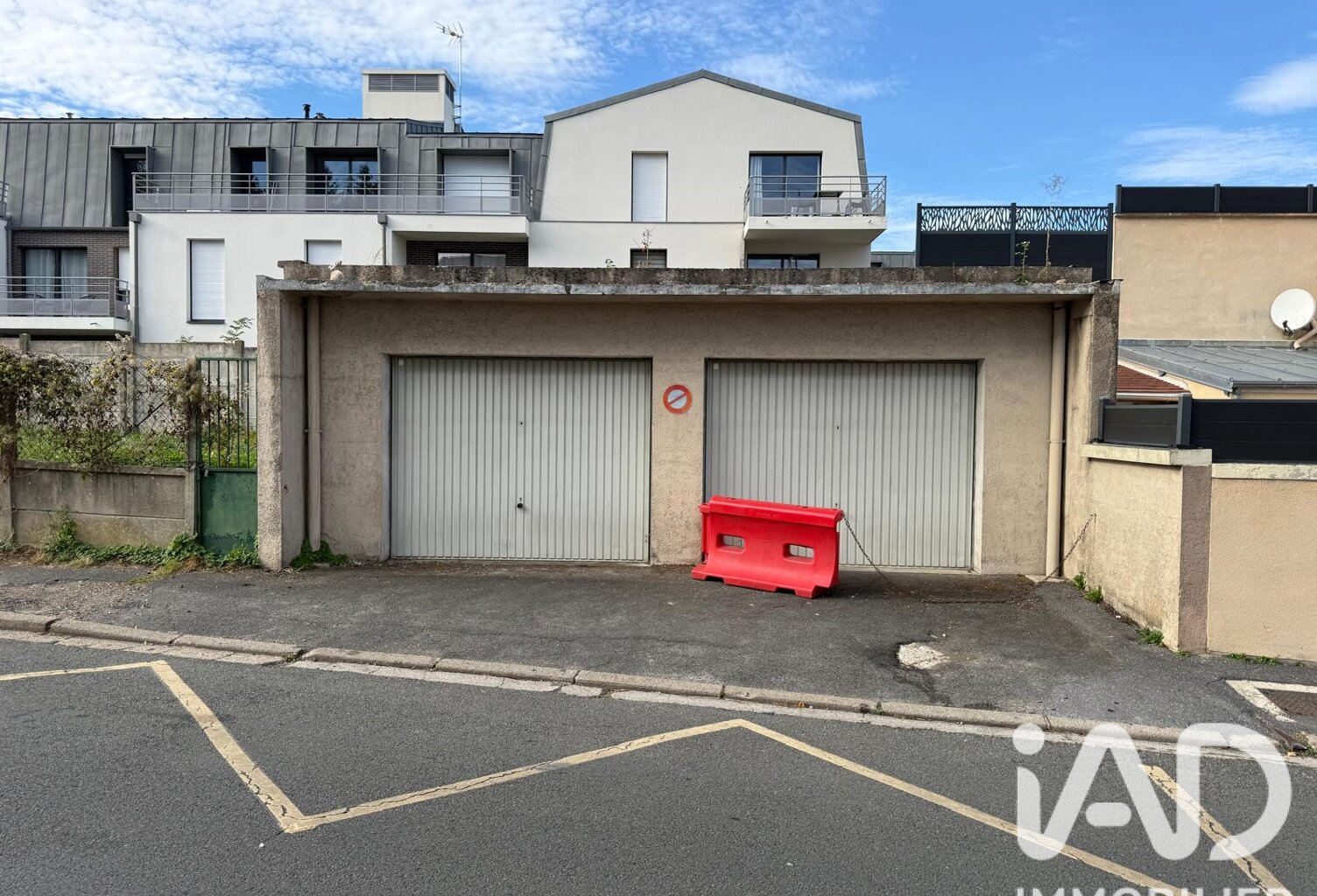 Vente Garage 79 m&sup2; — photo 1