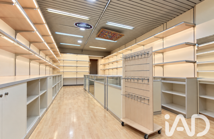 Vente Local commercial 50 m&sup2; — photo 3