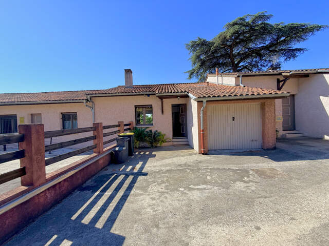 Maison 3 pièces 75 m2 avec terrasse, garage et stationnement — photo du bien