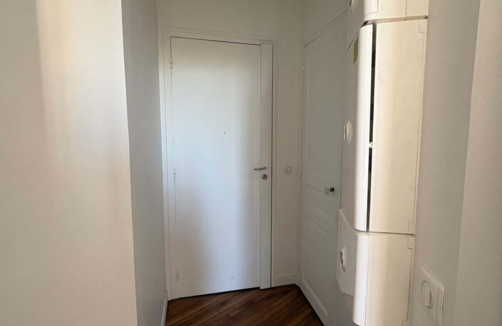 3 PIECES EN EXCELLENT ETAT AU DERNIER ETAGE — photo 5