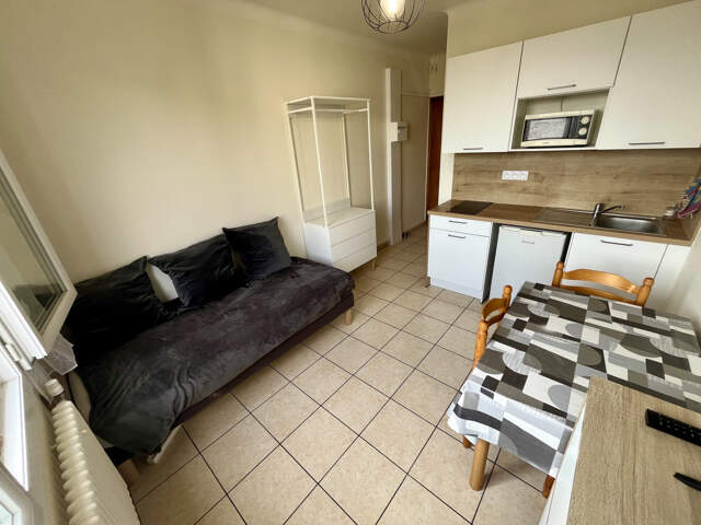 RODEZ   CENTRE-VILLE   STUDIO MEUBLÉ - 320 € CHARGES COMPRISES : EAU + CHAUFFAGE — photo du bien