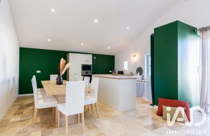 Vente Maison/villa 9 pièces — photo 2