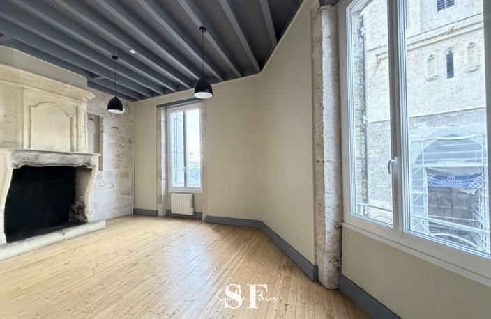 RIVE GAUCHE, IMMEUBLE DE CARACTERE APPARTEMENT ET LOCAL COMMERCIAL — photo 5