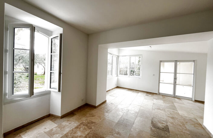 MAISON T5 +T2 INDEPENDANT PISCINE COEUR ST JULIEN — photo 4