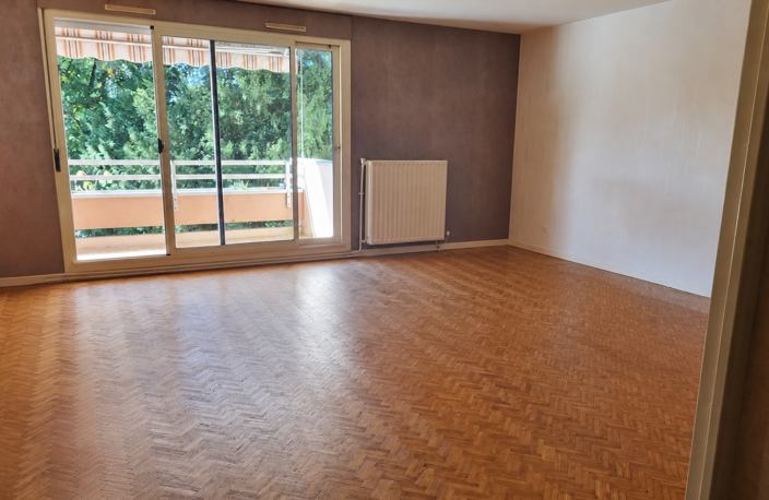LOCATION LYON 69009 - APPARTEMENT T4 AVEC BALCON ET STATIONNEMENT ST RAMBERT AU PIED DES COMMERCES ET TRANSPOR — photo 2