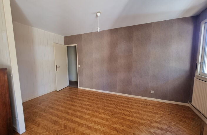 LOCATION LYON 69009 - APPARTEMENT T4 AVEC BALCON ET STATIONNEMENT ST RAMBERT AU PIED DES COMMERCES ET TRANSPOR — photo 5