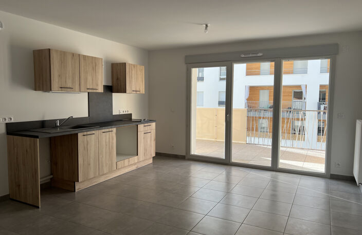 T2 AVEC TERRASSE QUARTIER BERRIAT — photo 2