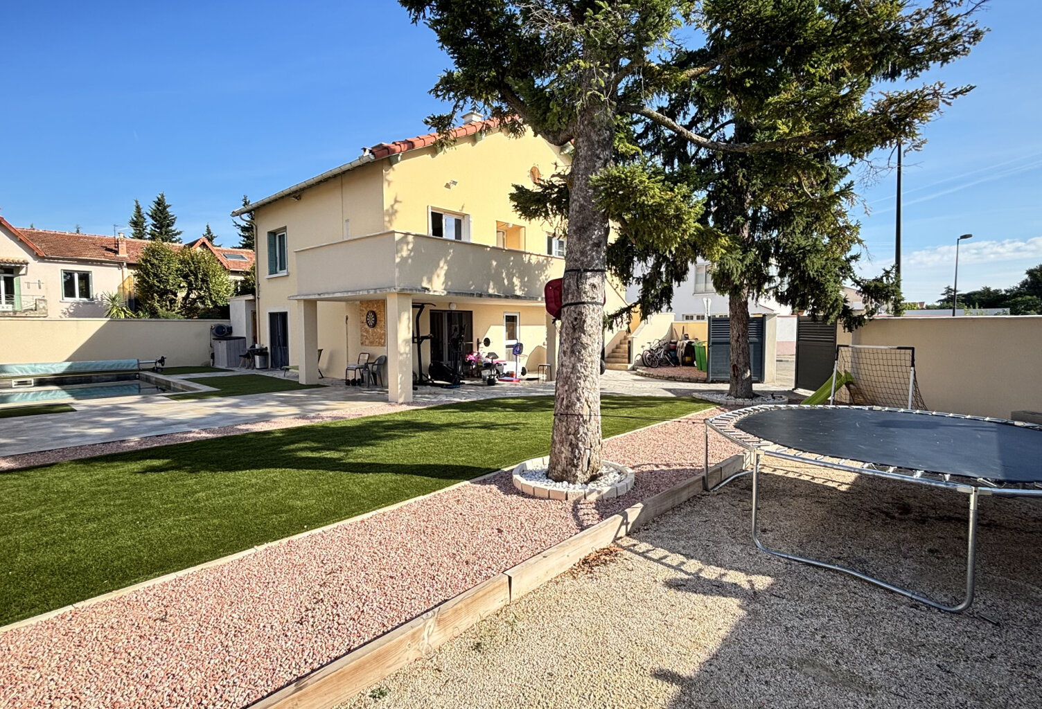 MAISON AVEC 2 APPARTEMENTS (T4 + T3) — photo 1