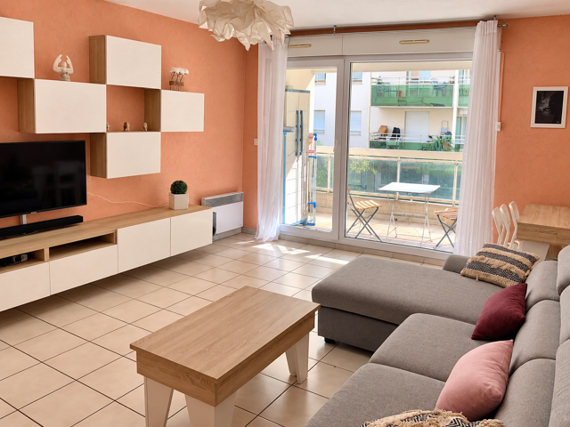 A LOUER 2P MEUBLE - ST LAURENT DU VAR — photo du bien