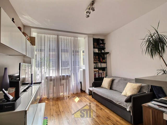 Quartier Montsouris / Alesia 2 Pièces, location Meublée Au 4 — photo du bien