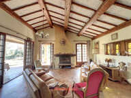 VILLA DE CARACTERE - BEAUX VOLUMES - PISCINE ET TERRAIN — photo 3