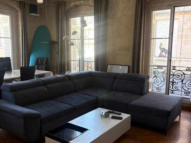 Place Pey Berland, superbe appartement T3 meublé de 93 m2 si — photo 1