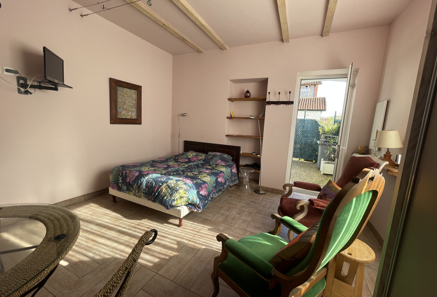 Studio meublé avec terrasse — photo 1