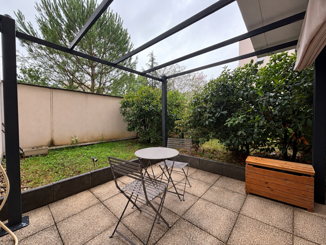 Saint-Priest   T2 45 m2 avec extérieur plein Sud de 16 m2 + — photo du bien