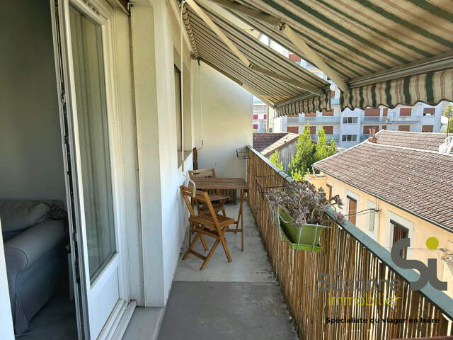 Grenoble Eaux-Claires  T3 lumineux avec 2 balcons et parking — photo du bien