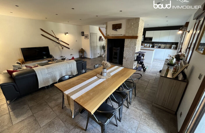 Appartement avec terrasse et double garage — photo 4