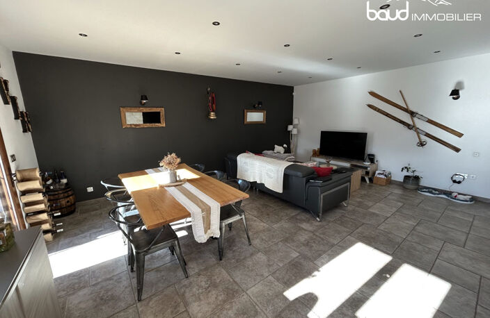 Appartement avec terrasse et double garage — photo 5