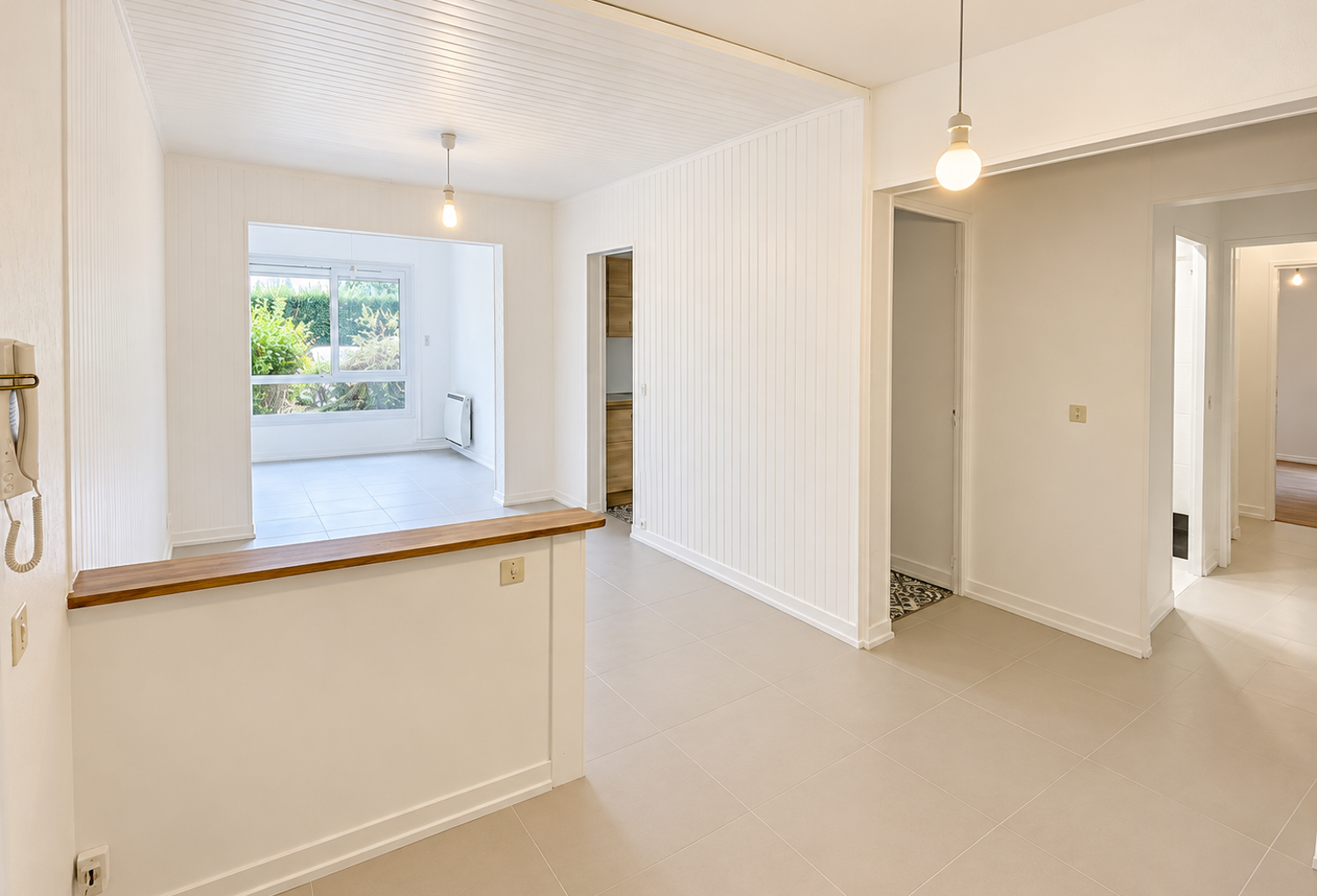 A LOUER LE MANS SUD APPARTEMENT 3 CHAMBRES AVEC CAVE ET PARK — photo 1