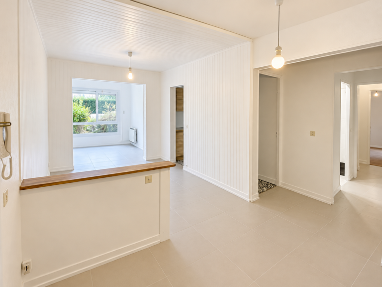A LOUER LE MANS SUD APPARTEMENT 3 CHAMBRES AVEC CAVE ET PARK — photo 1
