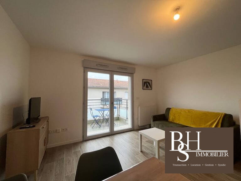 Poitiers, Rue de Vouneuil, studio de 31m² meublé avec balcon e — photo 1