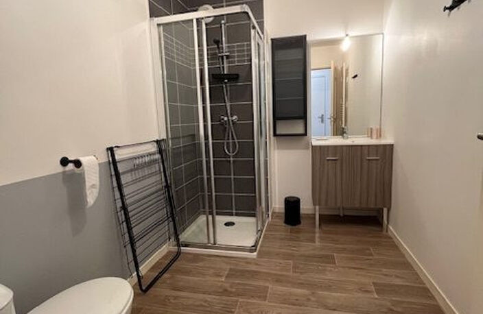 Poitiers, Rue de Vouneuil, studio de 31m² meublé avec balcon e — photo 4