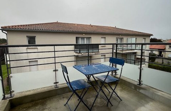 Poitiers, Rue de Vouneuil, studio de 31m² meublé avec balcon e — photo 5