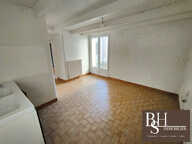 Maison d'environ 90m² à rénover avec terrasse — photo 4