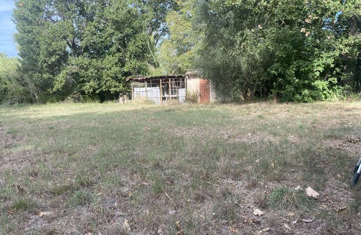 TERRAIN 1500 m2 ET PETIT CABANON — photo 2
