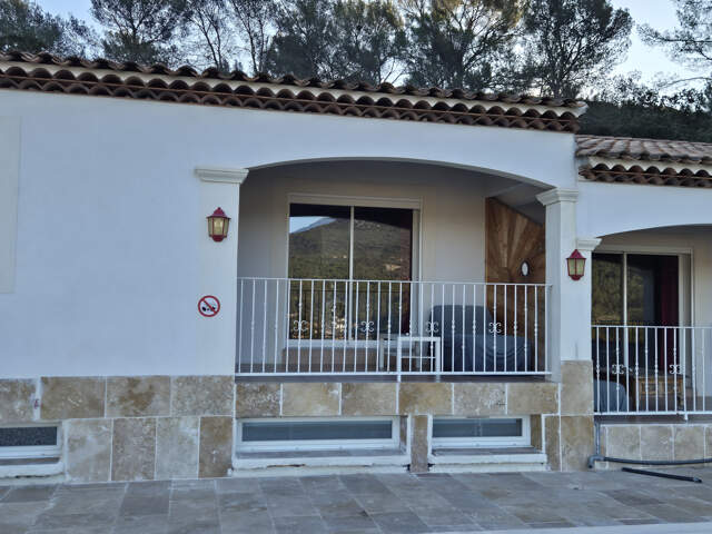 GRAND STUDIO SOLLIES TOUCAS — photo du bien