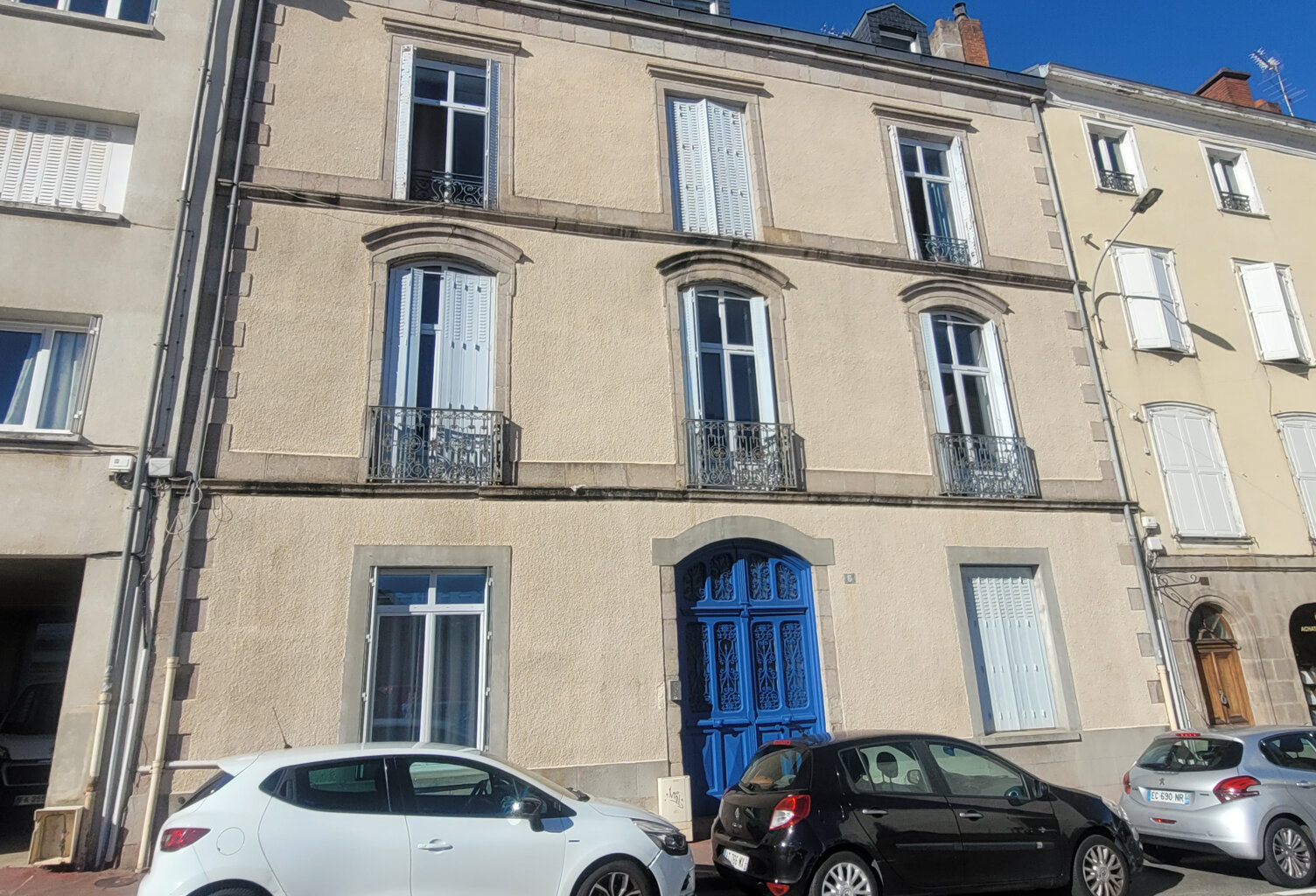LIMOGES centre, secteur Cathédrale BEL IMMEUBLE DE RAPPORT — photo 1