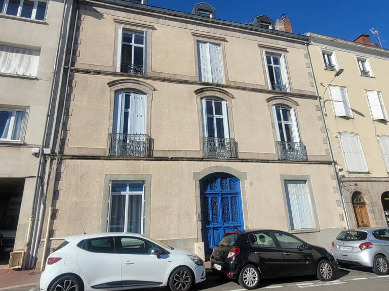 LIMOGES centre, secteur Cathédrale BEL IMMEUBLE DE RAPPORT — photo 1