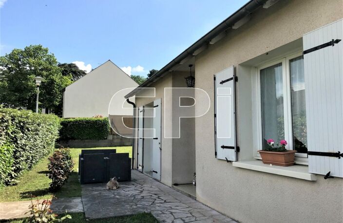 RARE ST HILAIRE ST FLORENT - A LOUER - PROCHE COMMERCES MAISON P — photo 2