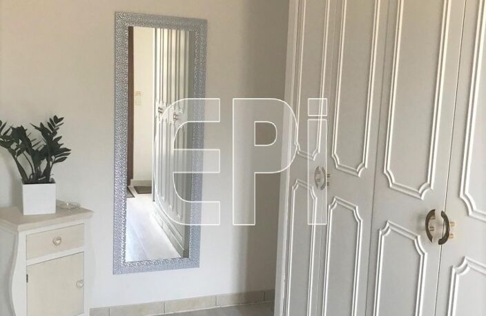 RARE ST HILAIRE ST FLORENT - A LOUER - PROCHE COMMERCES MAISON P — photo 5