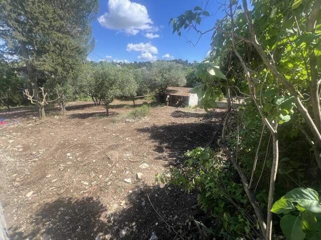 Nîmes, quartier route d'Uzès, terrain 375m² constructible viabilisé,40% d'emprise au sol — photo du bien
